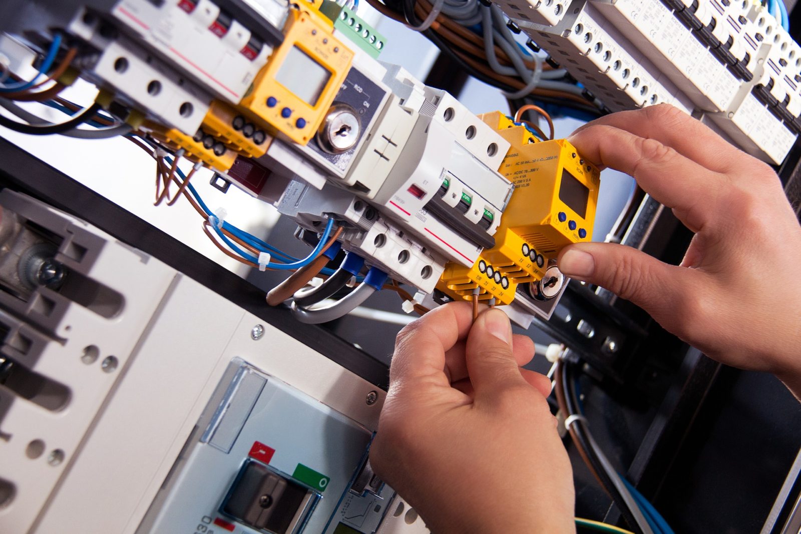 electrical contractors Newport